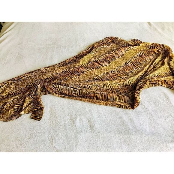 Rima Beachwear Cheetah and Leopard Animal Print Cover Up Sarong - Picture 10 of 10